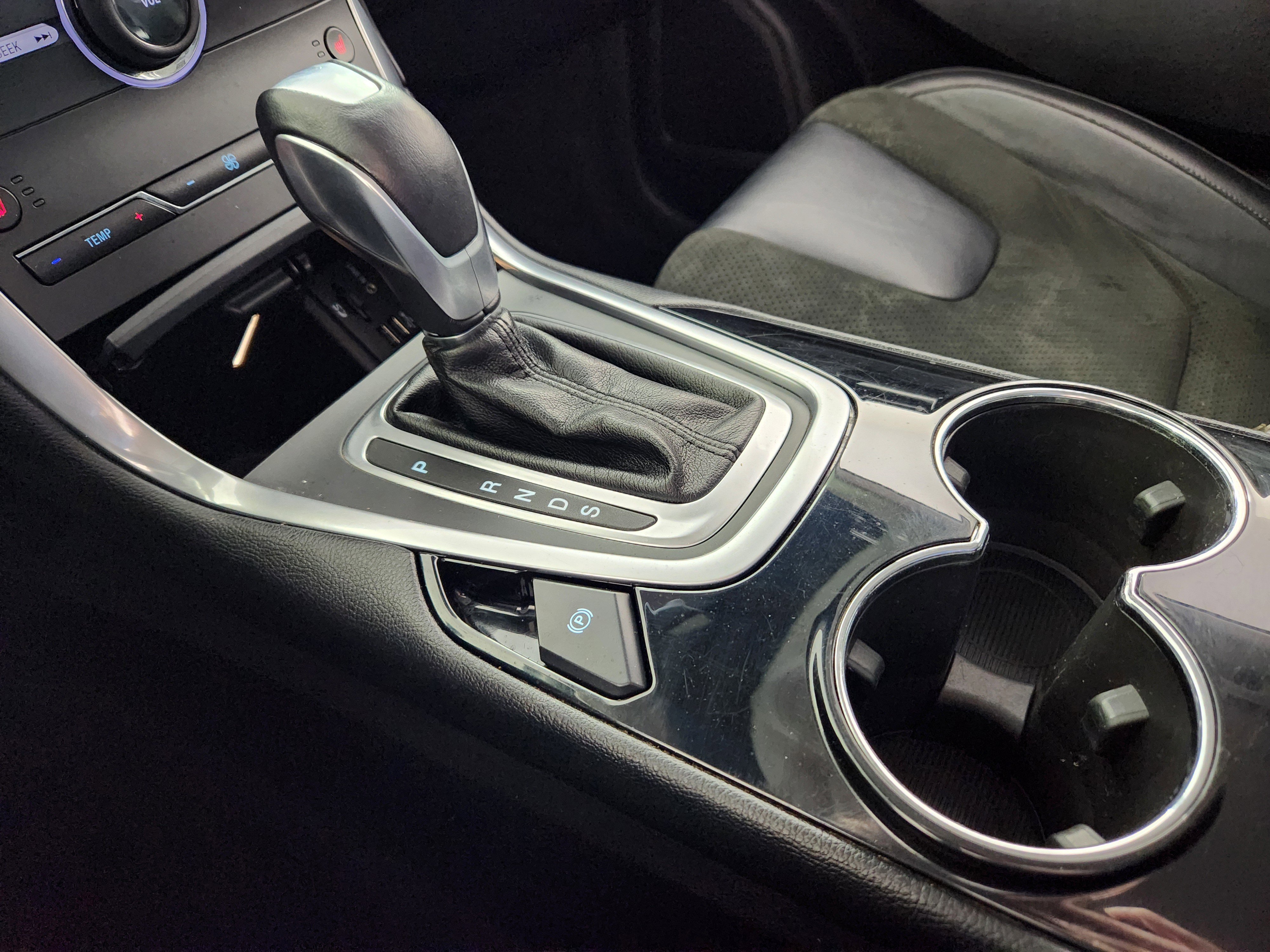 Used 2015 Ford Edge Sport image 25