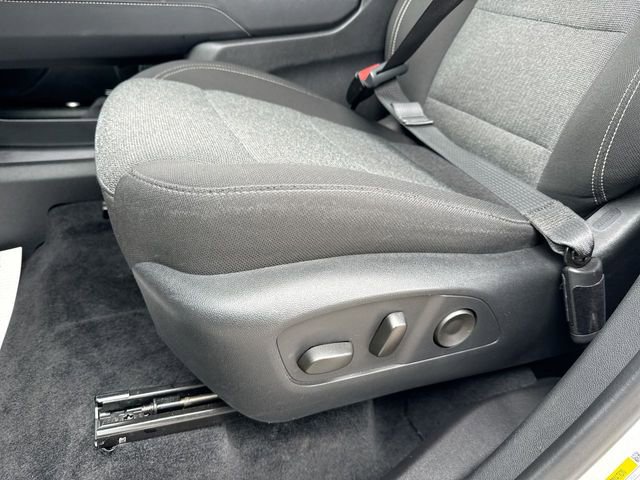 Used 2025 GMC Acadia Elevation image 12