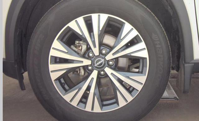 Used 2023 Nissan Rogue SV AWD/4WD image 3