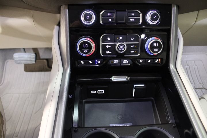 Used 2024 GMC Yukon XL Denali AWD/4WD image 36