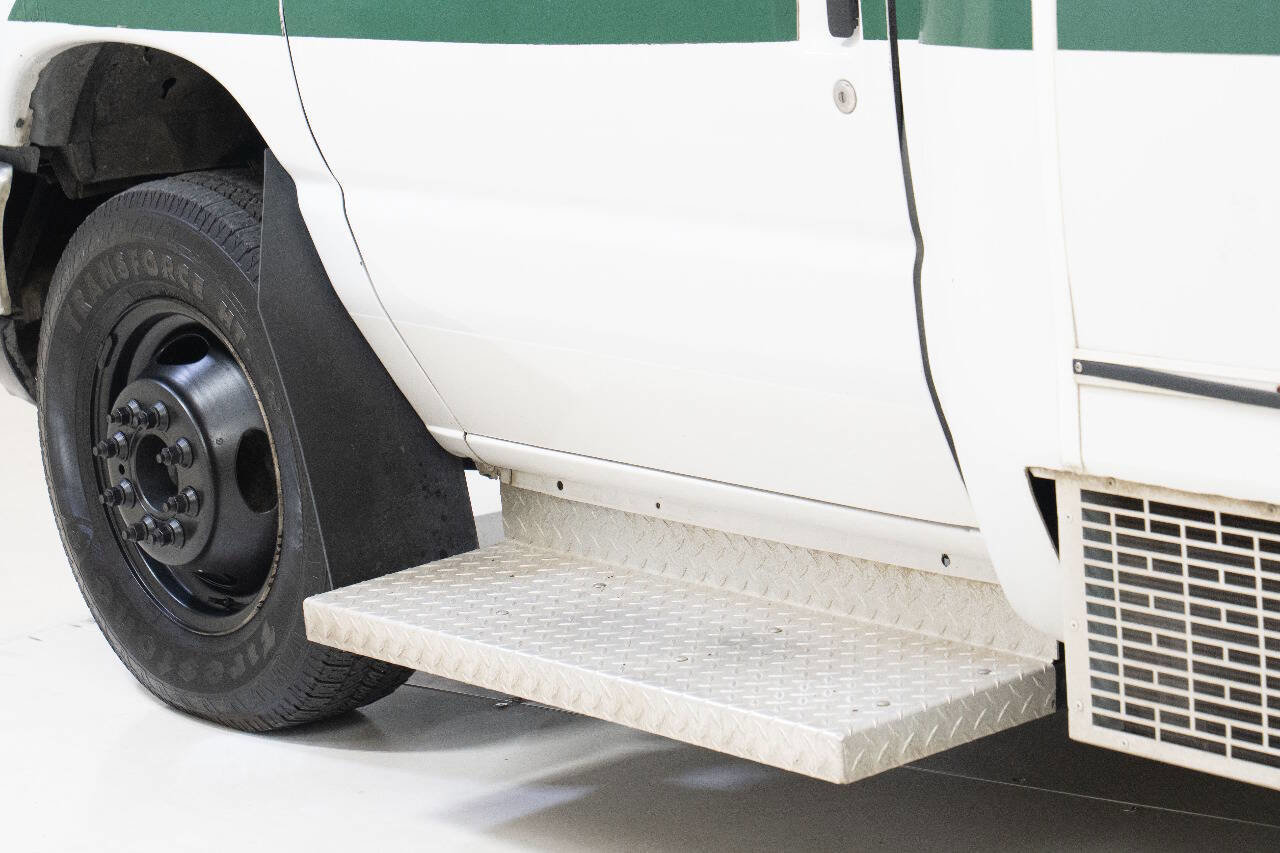 Used 2016 Ford E-350 and Econoline 350 Super Duty w/ Shuttle Bus Prep Package image 21