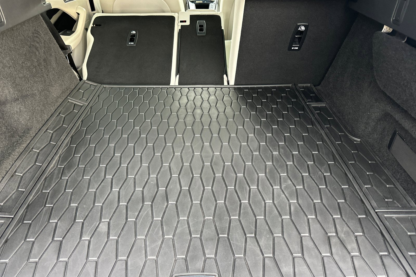 Used 2022 Jaguar I-PACE HSE image 12