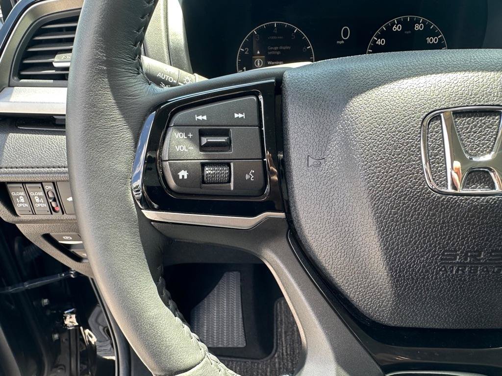Used 2025 Honda Odyssey Touring image 16