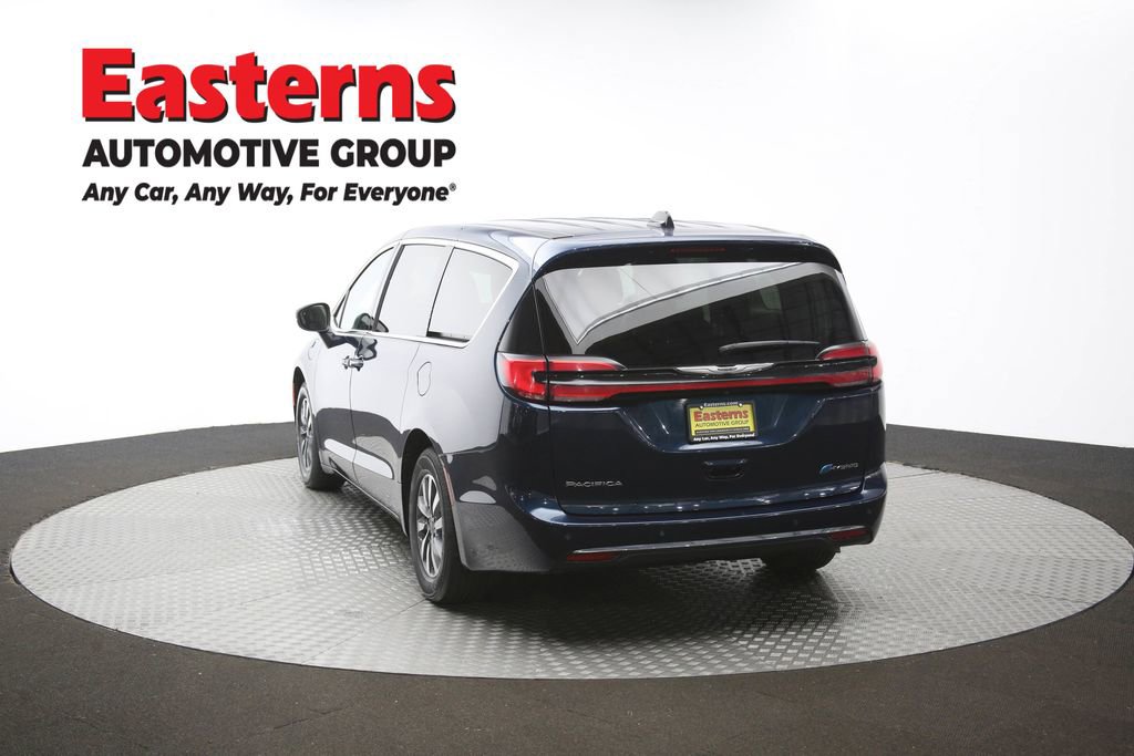 Used 2023 Chrysler Pacifica Touring-L FWD image 37