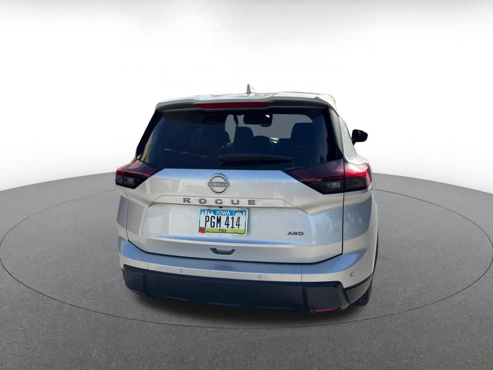 Used 2025 Nissan Rogue SV AWD/4WD image 16