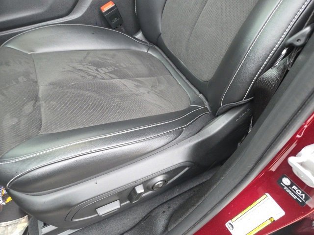 Used 2023 Jeep Grand Cherokee L Laredo image 6