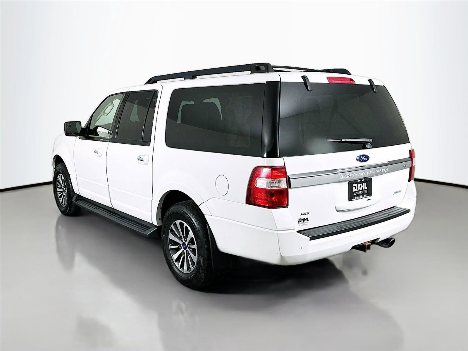 Used 2017 Ford Expedition EL XLT w/ Equipment Group 202A AWD/4WD image 10