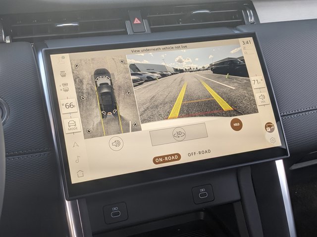 New 2025 Land Rover Discovery Sport Dynamic SE image 13