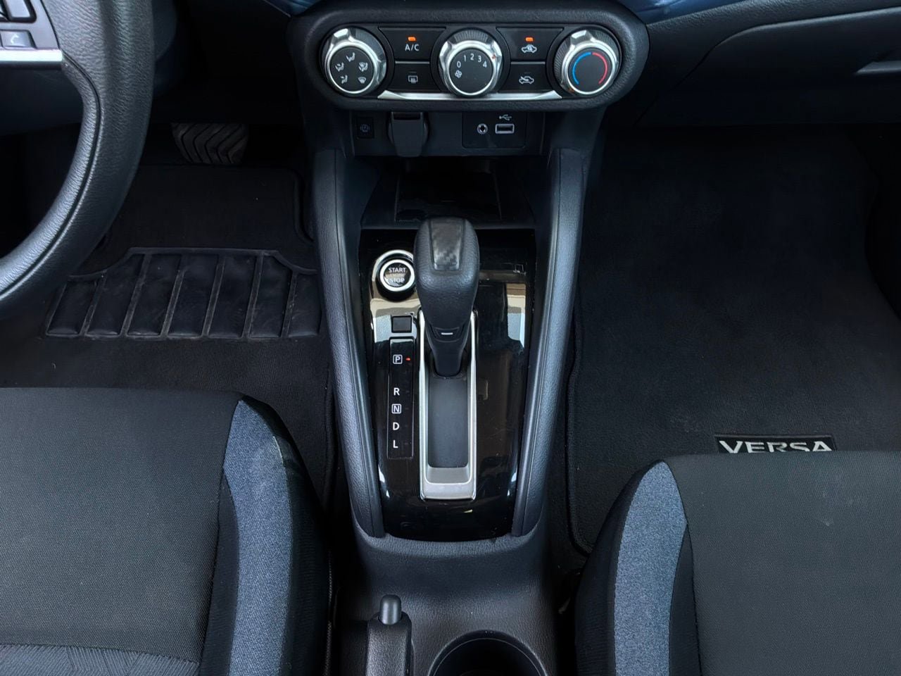 Used 2025 Nissan Versa SV FWD image 13