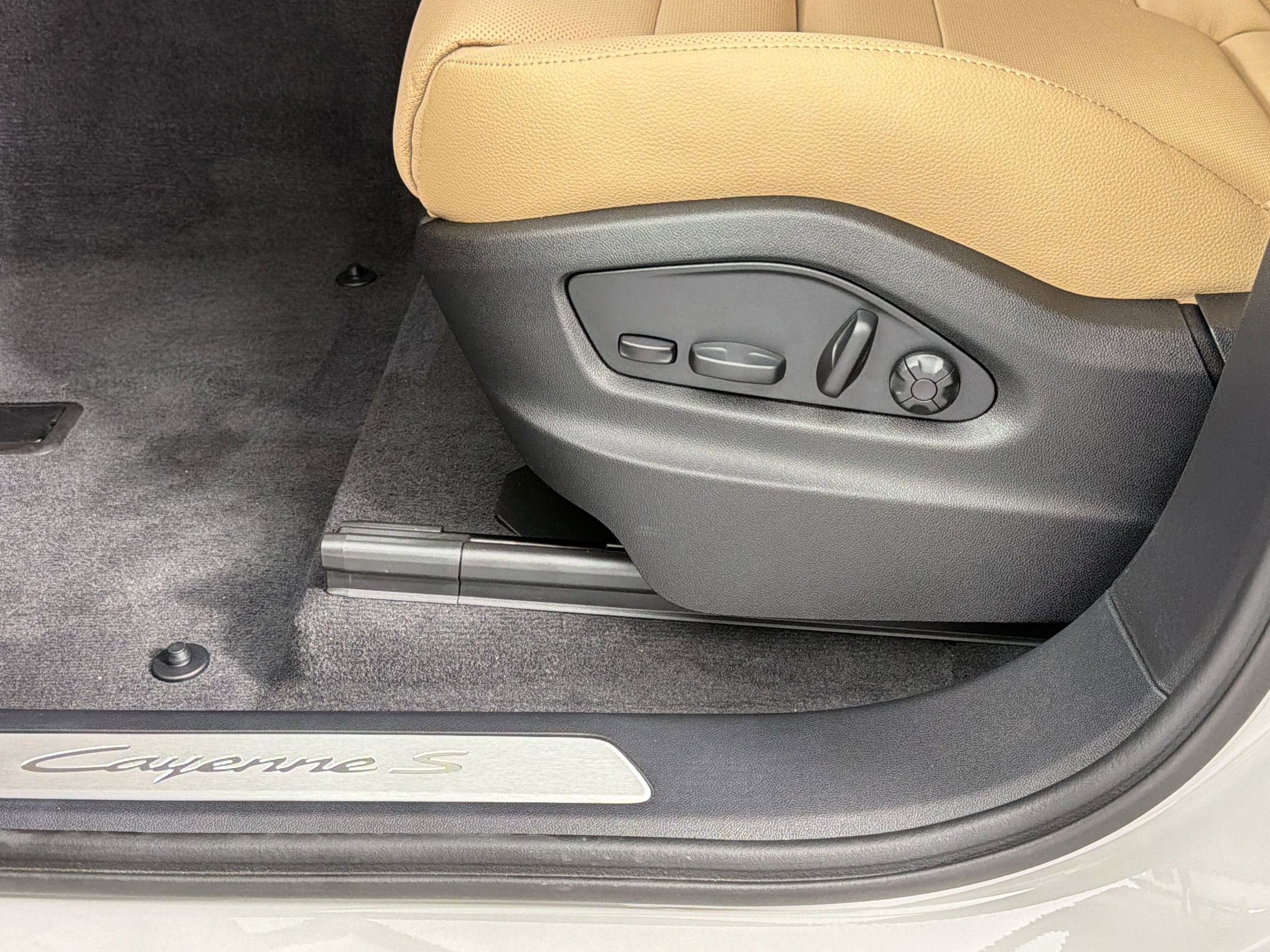 New 2026 Porsche Cayenne S AWD/4WD image 16