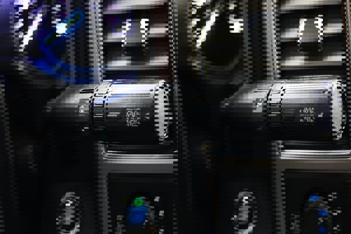 Used 2020 Ford F350 Platinum w/ FX4 Off-Road Package image 6