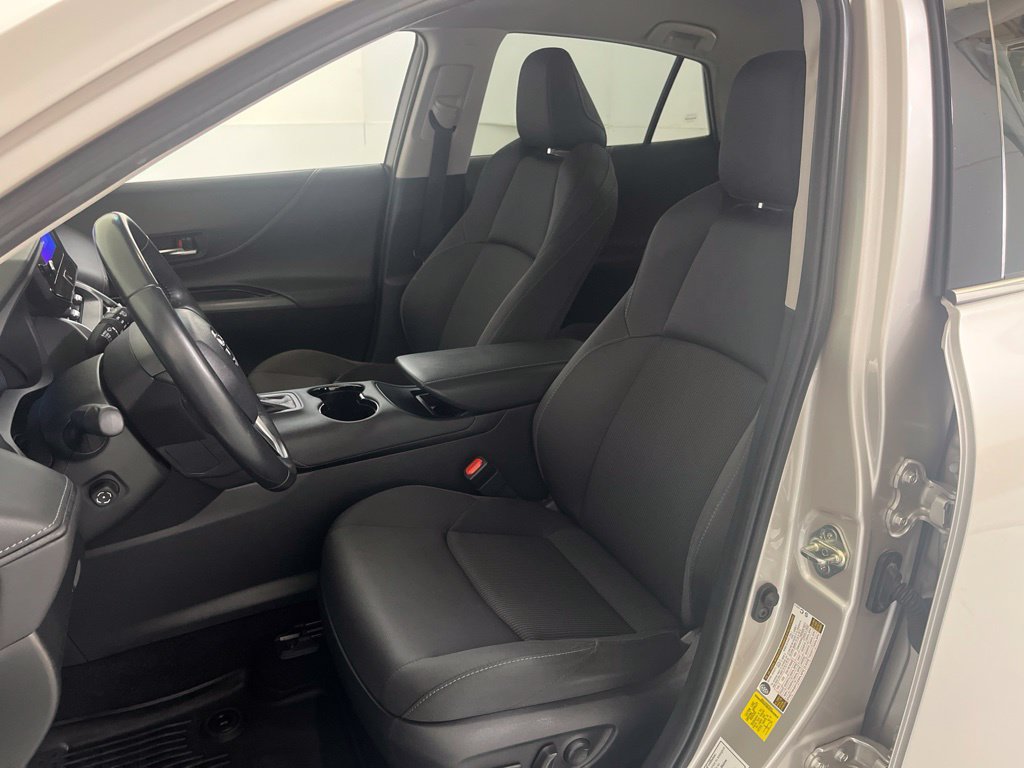 Used 2024 Toyota Venza LE AWD/4WD image 19