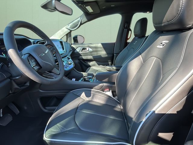 New 2026 Chrysler Pacifica Limited FWD image 19