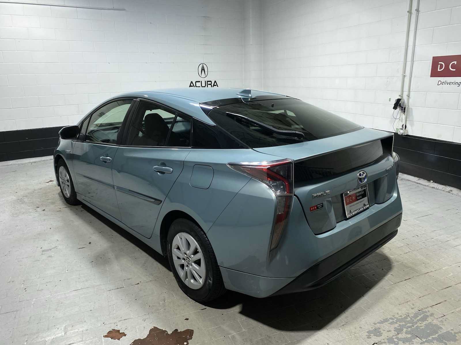 Used 2016 Toyota Prius Two FWD image 4