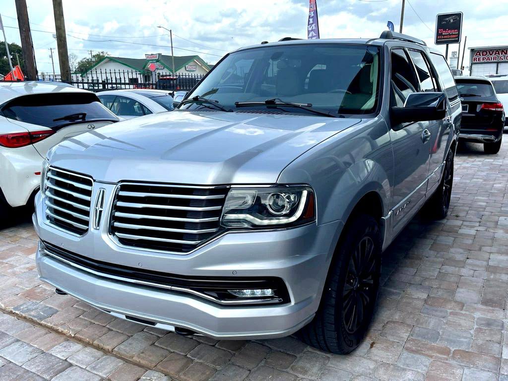 Used 2015 Lincoln Navigator 2WD image 6