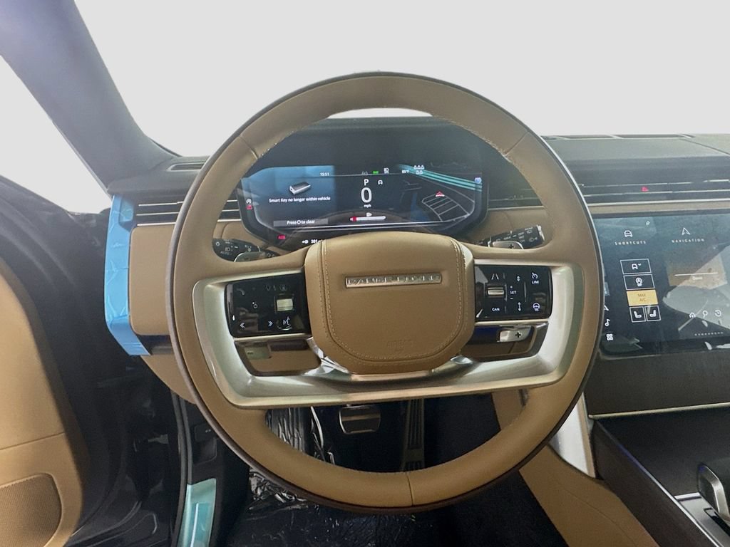 Used 2025 Land Rover Range Rover Long Wheelbase SE AWD/4WD image 11