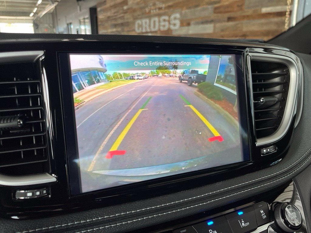 New 2027 Chrysler Pacifica Select FWD image 4