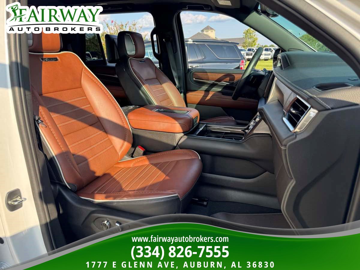 Used 2023 GMC Yukon Denali Ultimate AWD/4WD image 12