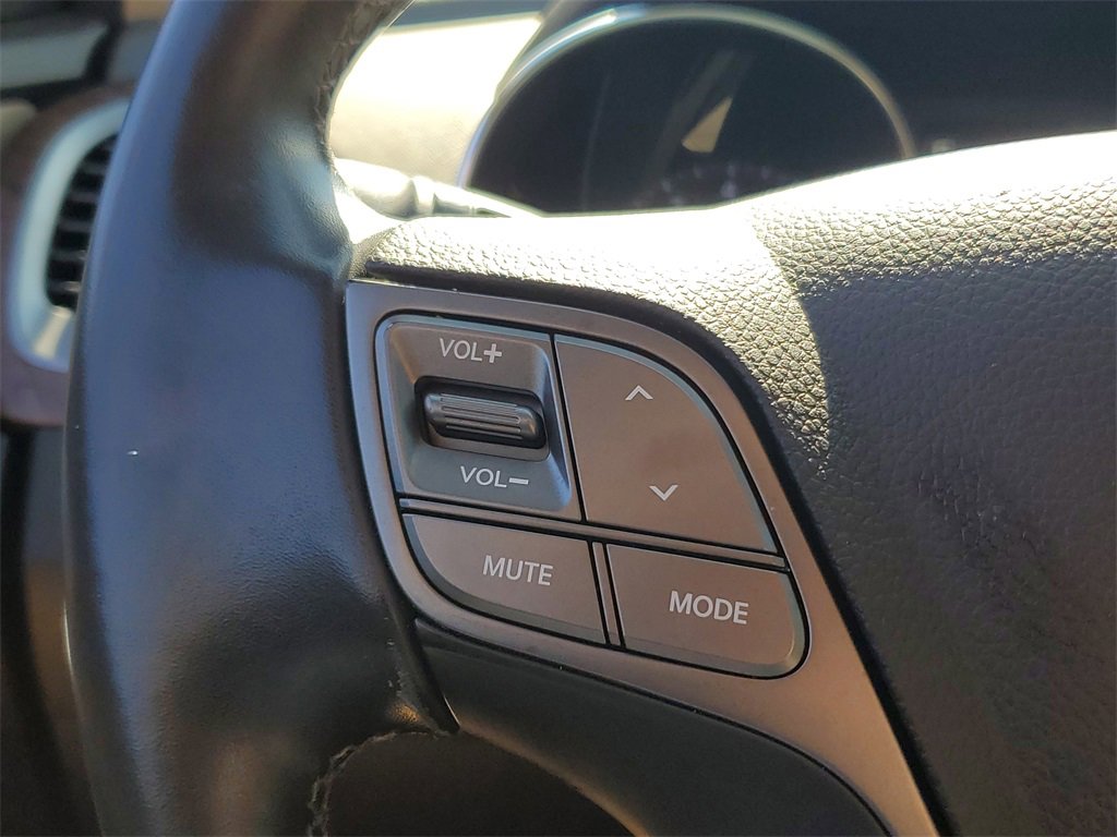 Used 2017 Hyundai Santa Fe Limited image 24