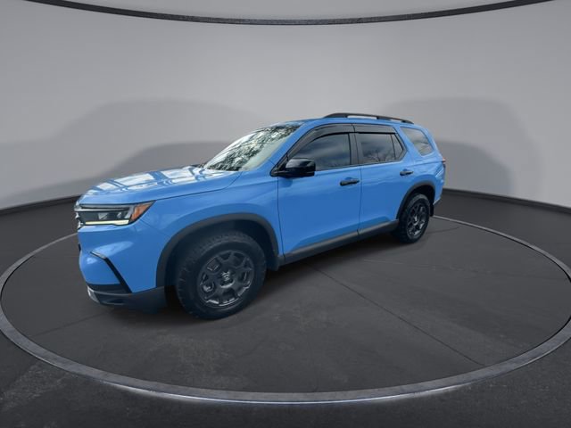 Used 2025 Honda Pilot TrailSport image 7