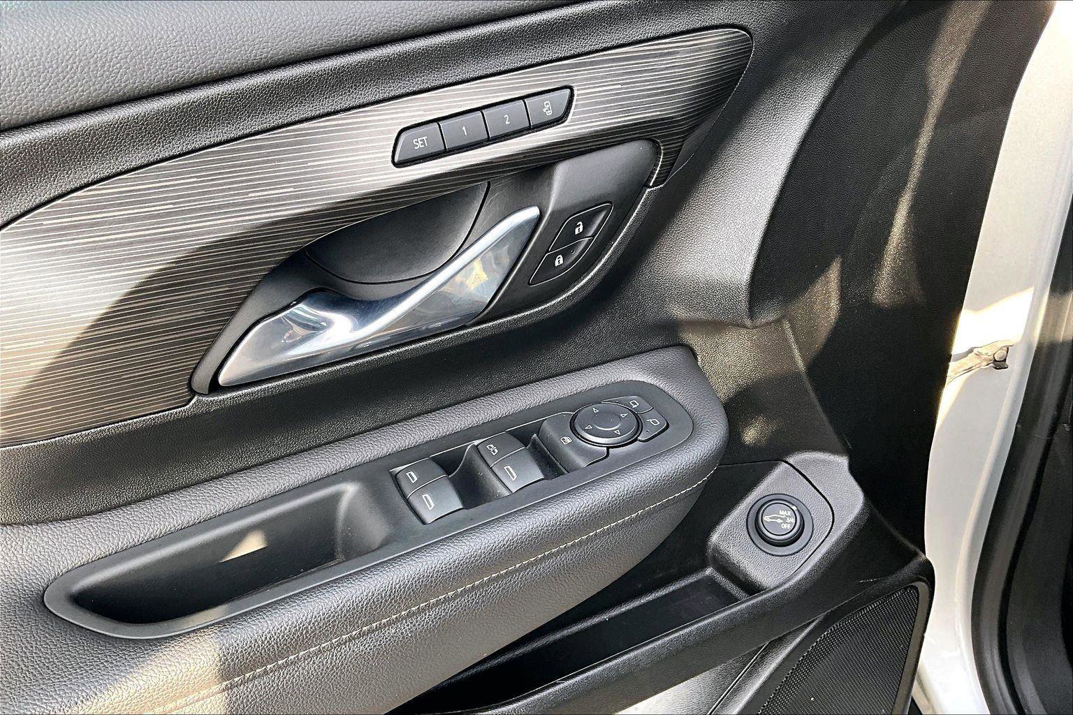 Used 2022 GMC Terrain SLT w/ Infotainment Package II image 37