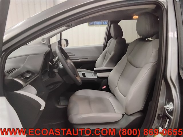 Used 2026 Toyota Sienna XLE AWD/4WD image 10