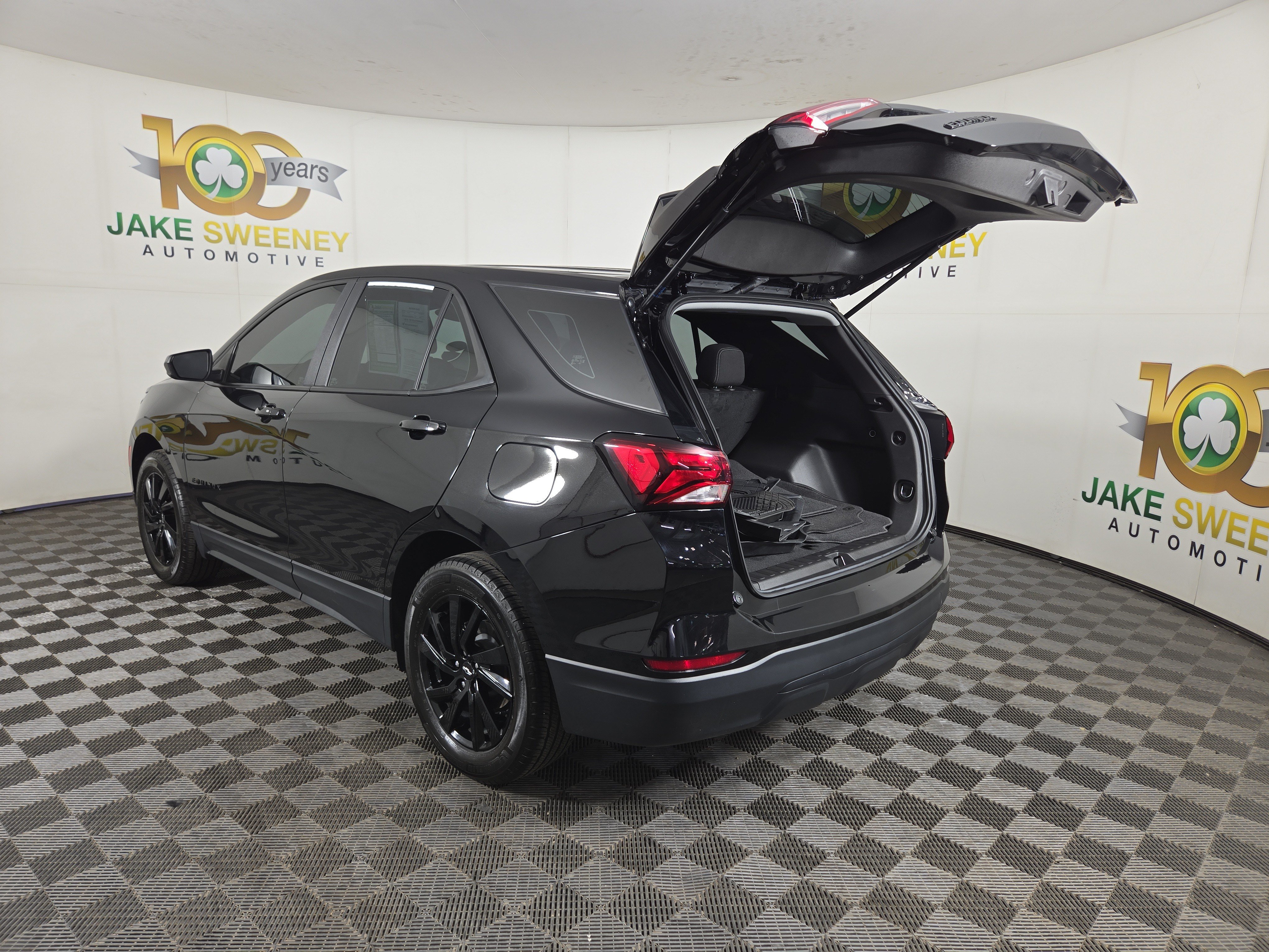 Certified 2024 Chevrolet Equinox LS w/ Midnight Edition AWD/4WD image 29