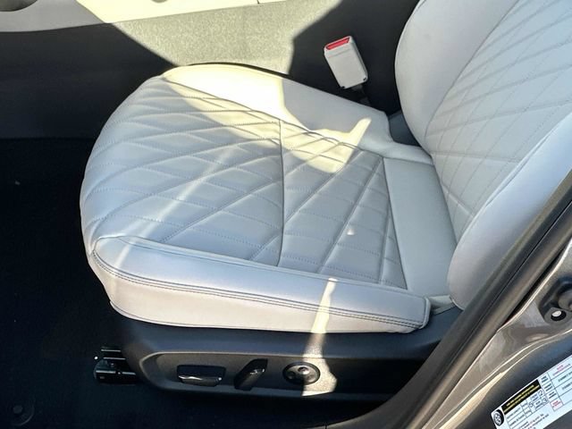 New 2026 Nissan Sentra SL w/ Floor Mat Package FWD image 25