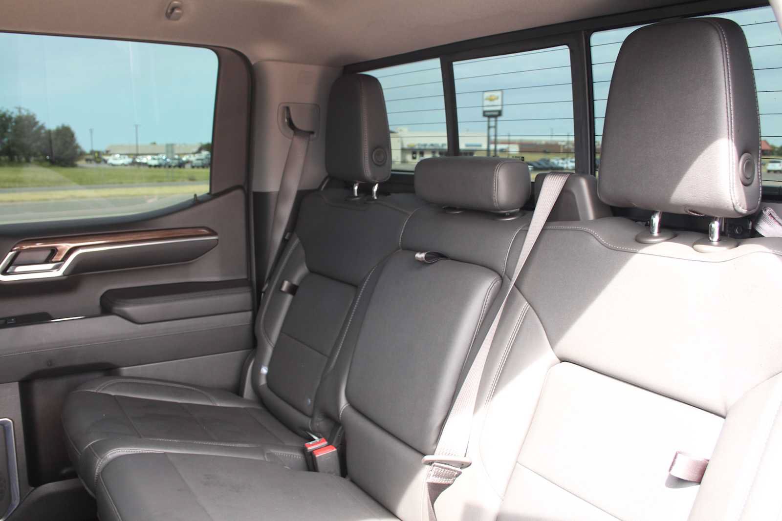 Used 2024 Chevrolet Silverado 1500 LT Trail Boss w/ Convenience Package II AWD/4WD image 28