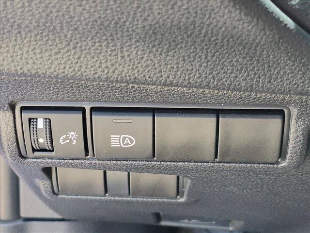 Used 2025 Toyota Corolla Cross LE FWD image 13