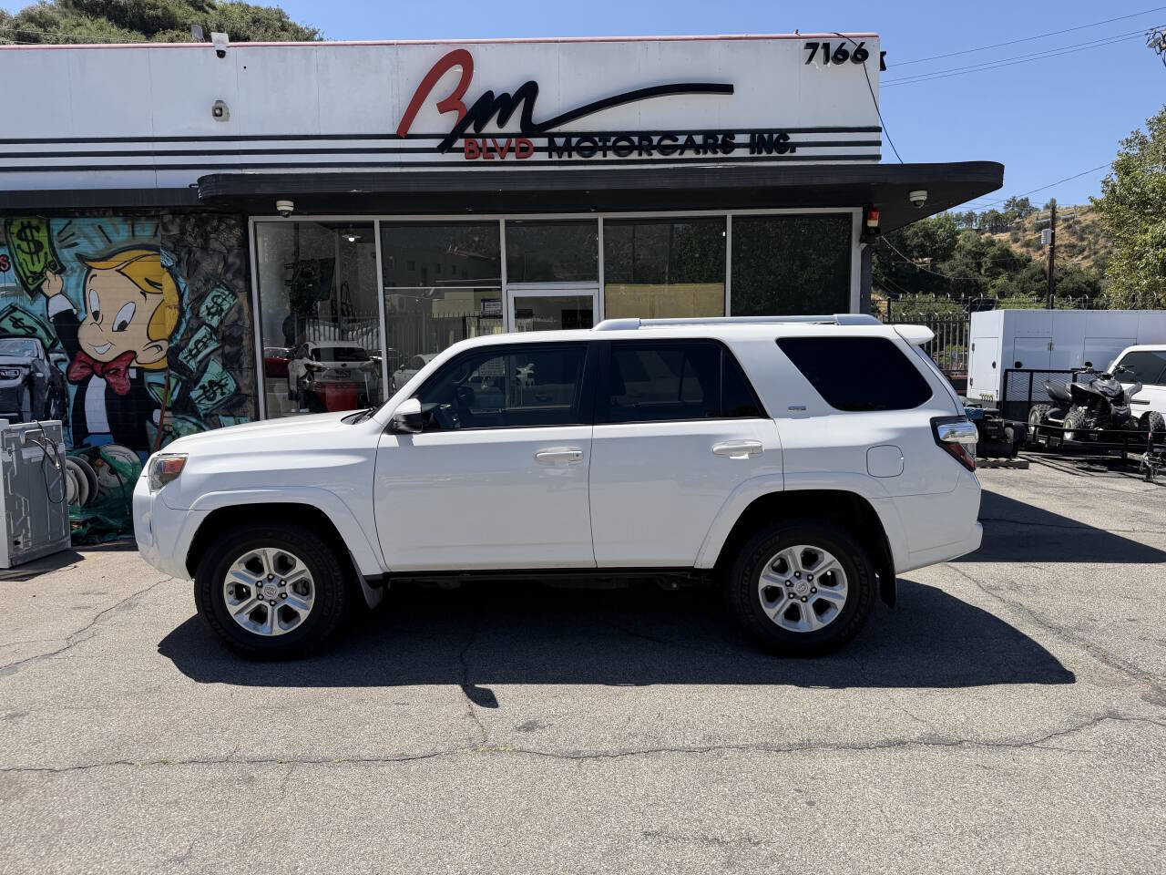 Used 2016 Toyota 4Runner SR5 RWD image 4
