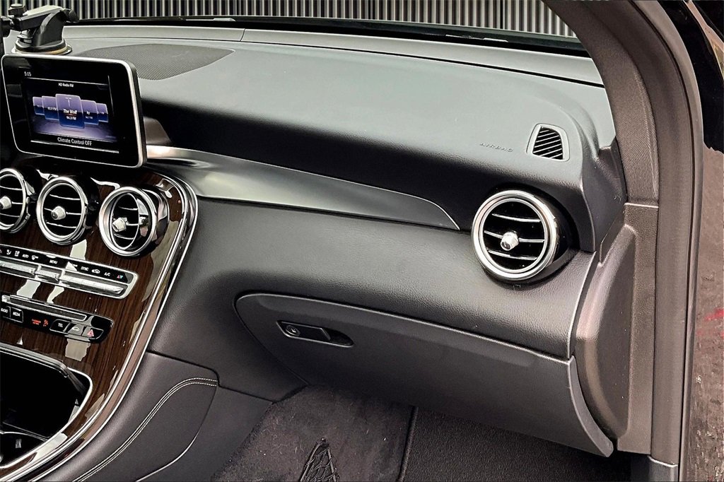 Used 2019 Mercedes-Benz GLC 300 4MATIC image 16