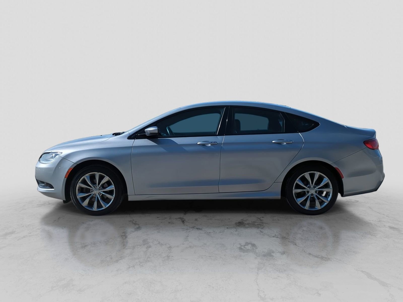 Used 2015 Chrysler 200 S w/ Comfort Group image 3