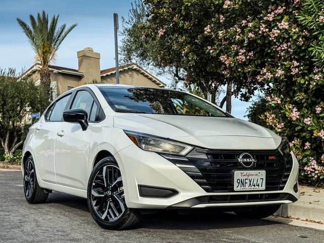 Used 2024 Nissan Versa SR FWD image 1