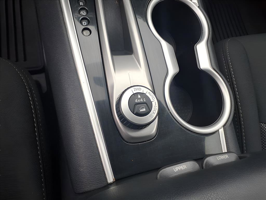 Used 2020 Nissan Pathfinder S image 21