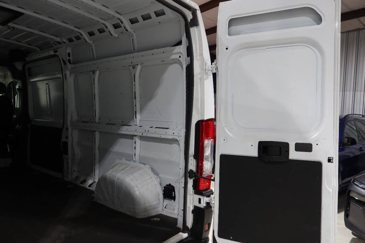 Used 2024 RAM ProMaster 2500 w/ Convenience Group FWD image 18