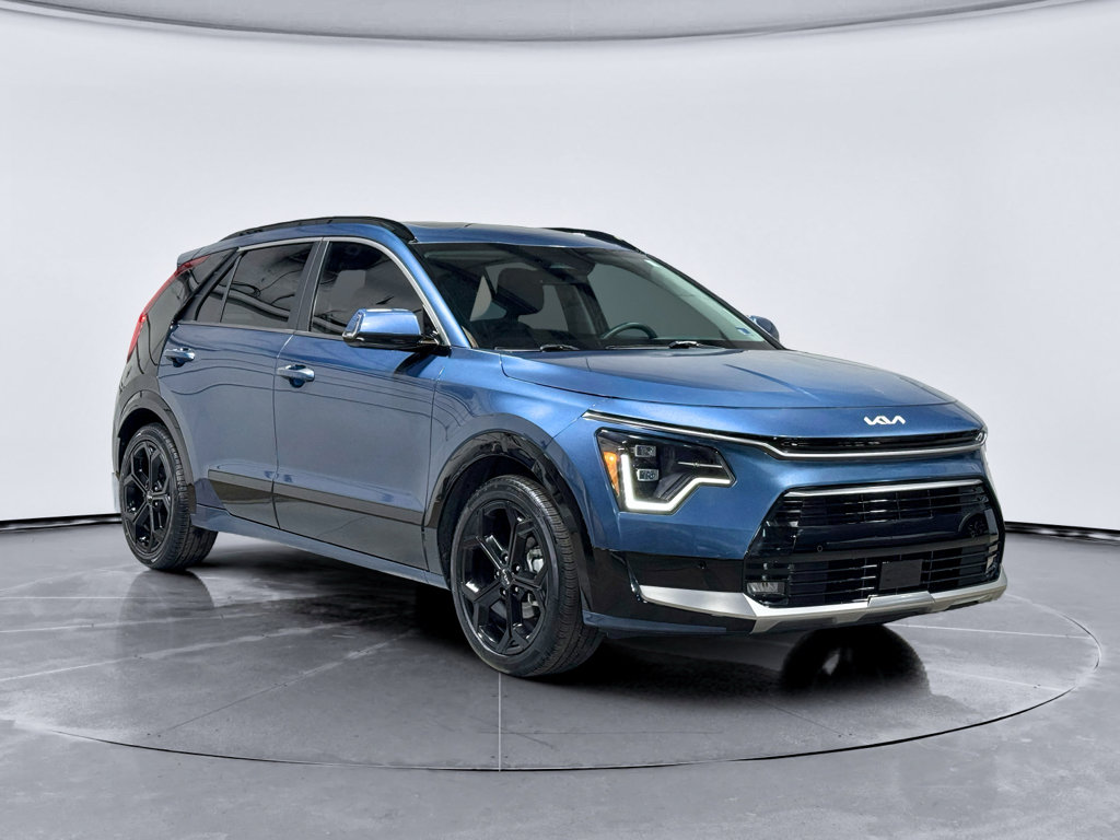 Used 2023 Kia Niro SX Touring image 4
