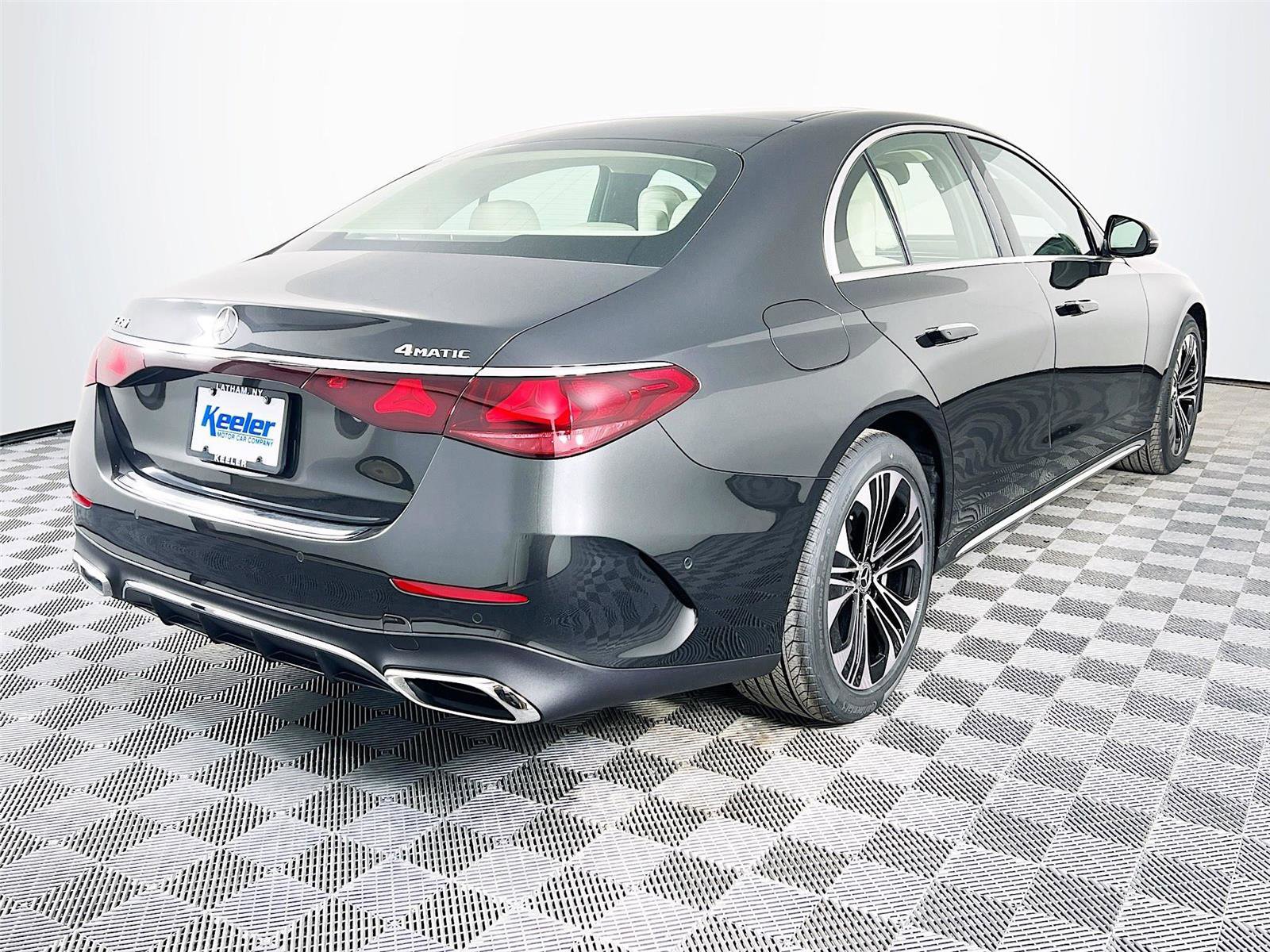 New 2026 Mercedes-Benz E 350 4MATIC Sedan image 6