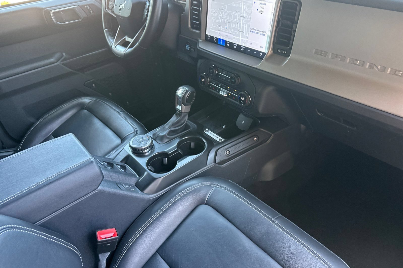 Used 2025 Ford Bronco Outer Banks AWD/4WD image 16