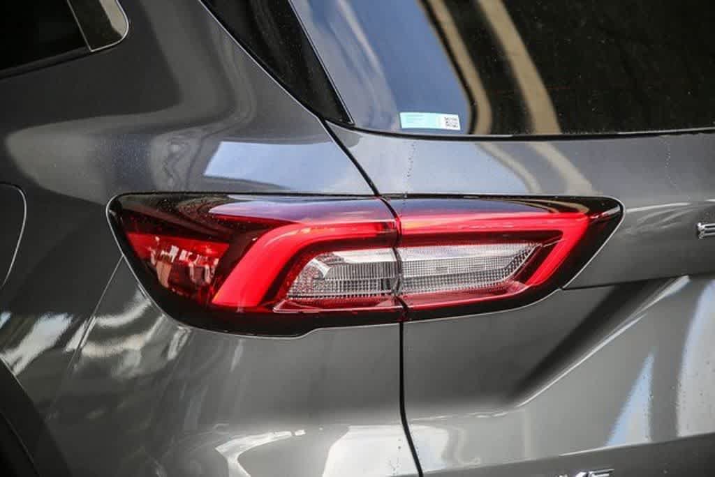 New 2024 Ford Escape Active w/ Tech Pack #2 FWD image 9