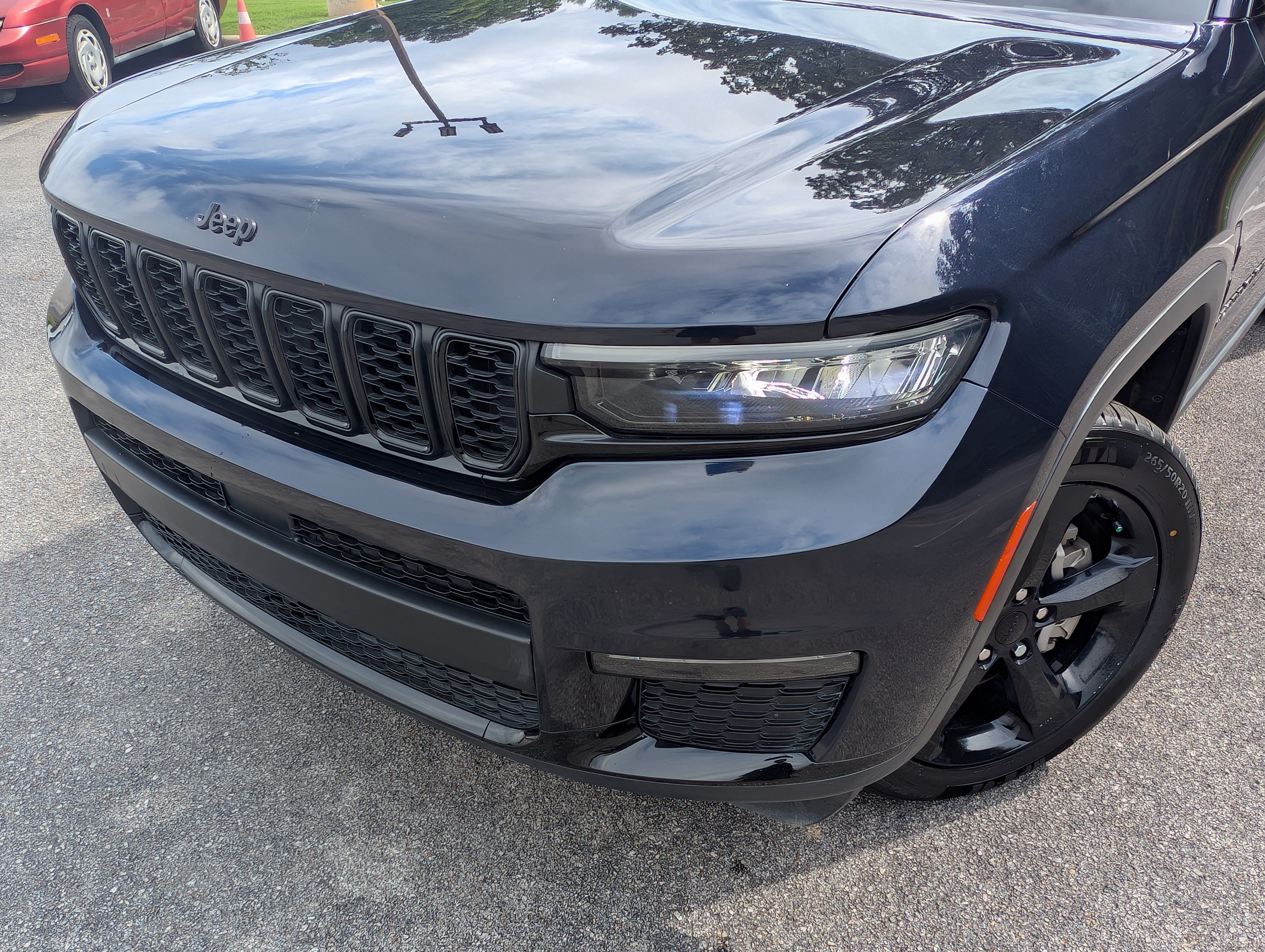 Used 2024 Jeep Grand Cherokee L Limited w/ Black Appearance Package AWD/4WD image 13