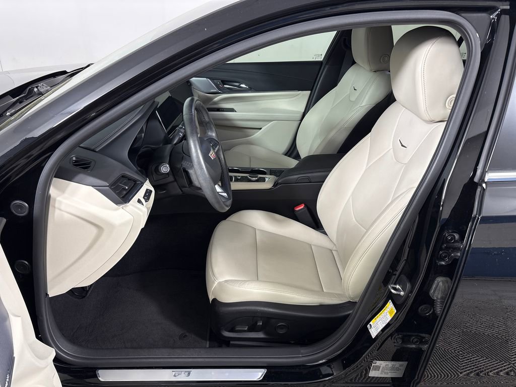 Used 2024 Cadillac CT4 Premium Luxury image 31