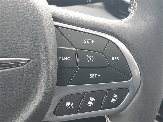 New 2026 Chrysler Pacifica Select image 22