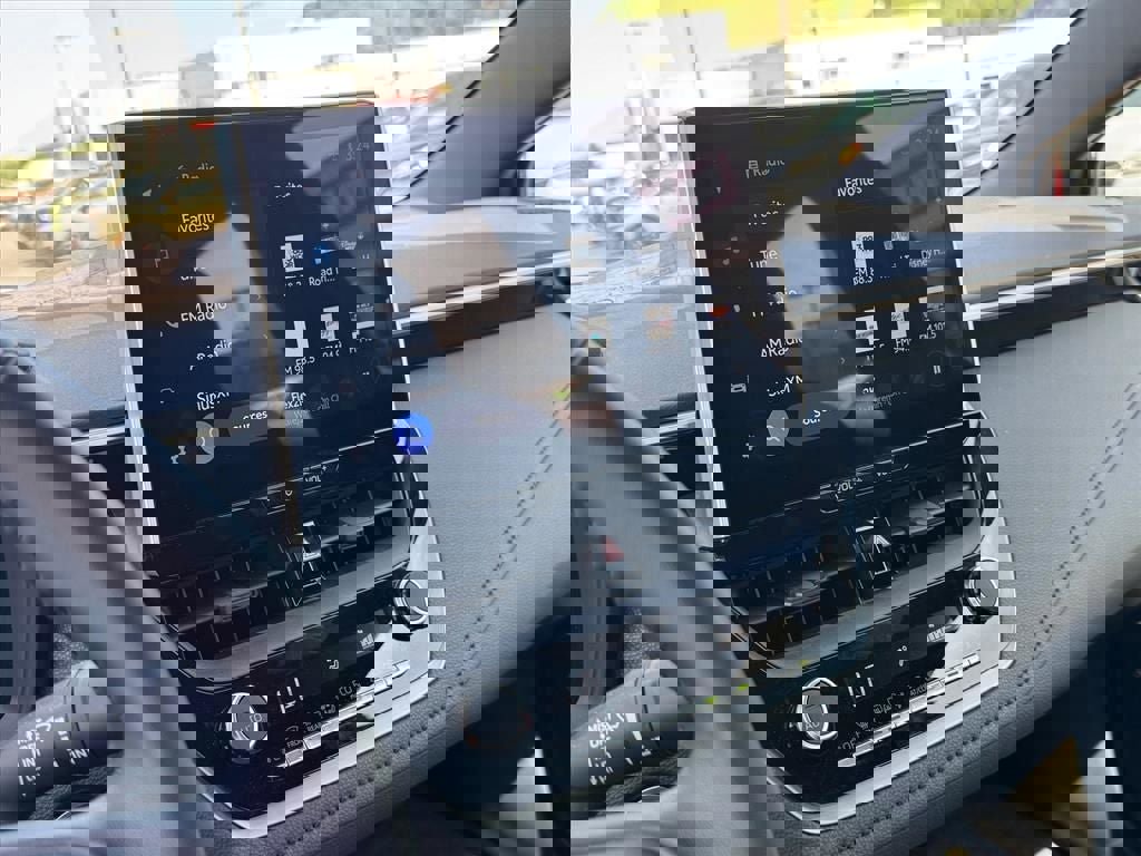 Certified 2025 Toyota Corolla SE w/ SE Premium Package AWD/4WD image 28