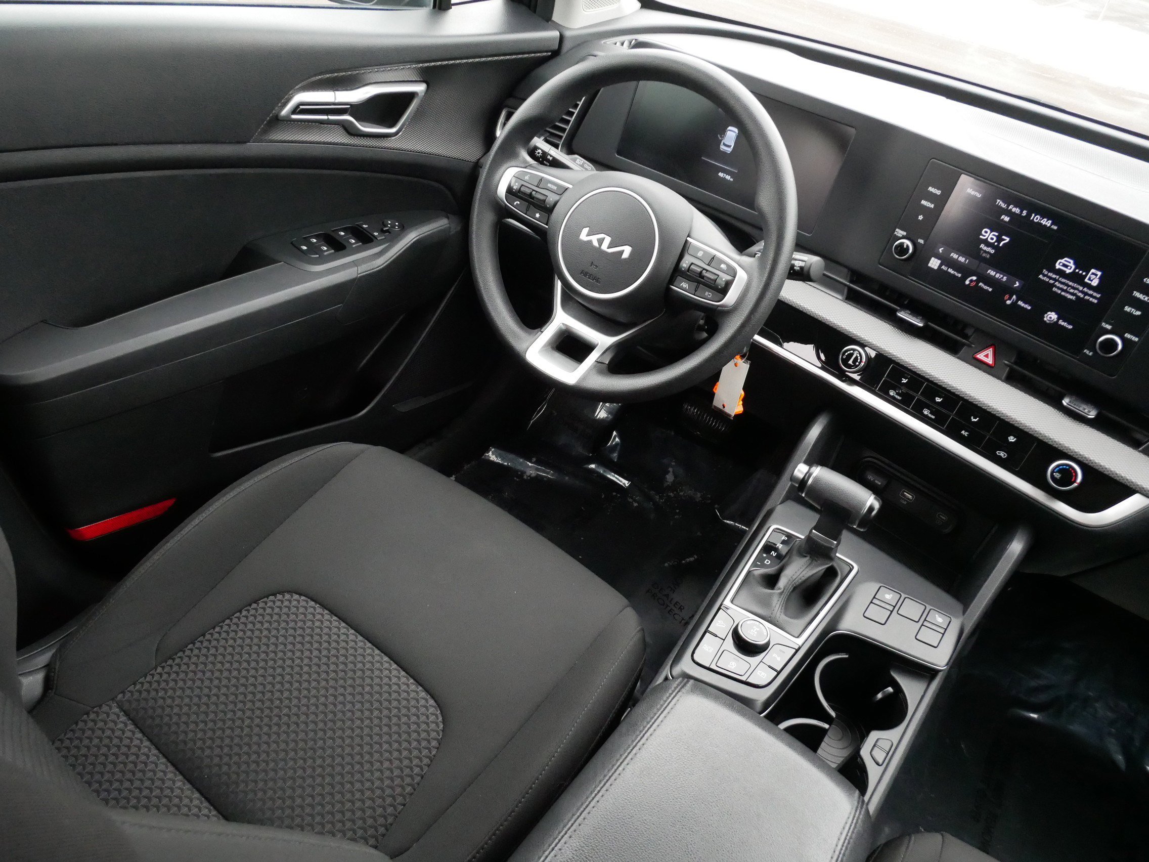 Used 2023 Kia Sportage LX image 9