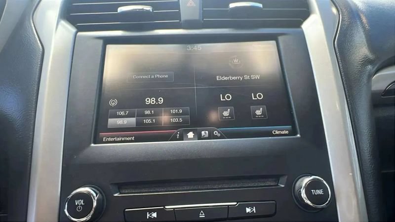 Used 2016 Ford Fusion Energi SE FWD image 28