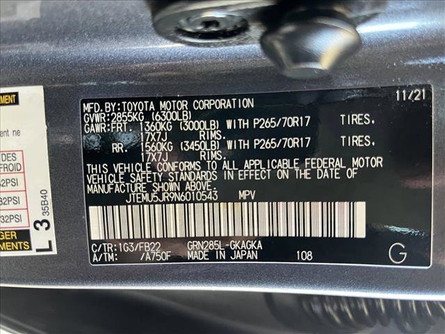 Used 2022 Toyota 4Runner SR5 AWD/4WD image 26