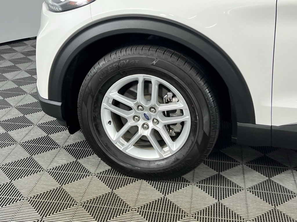 Used 2025 Ford Explorer Active image 10