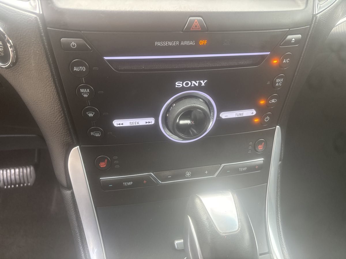 Used 2015 Ford Edge Titanium image 19