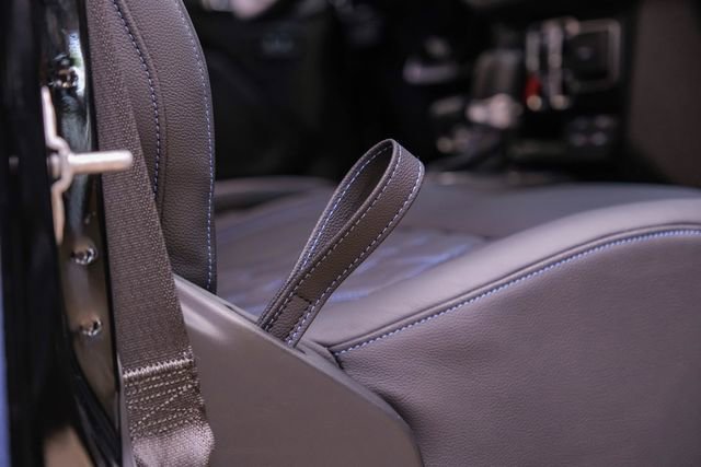 Used 2025 Jeep Gladiator Sport AWD/4WD image 82